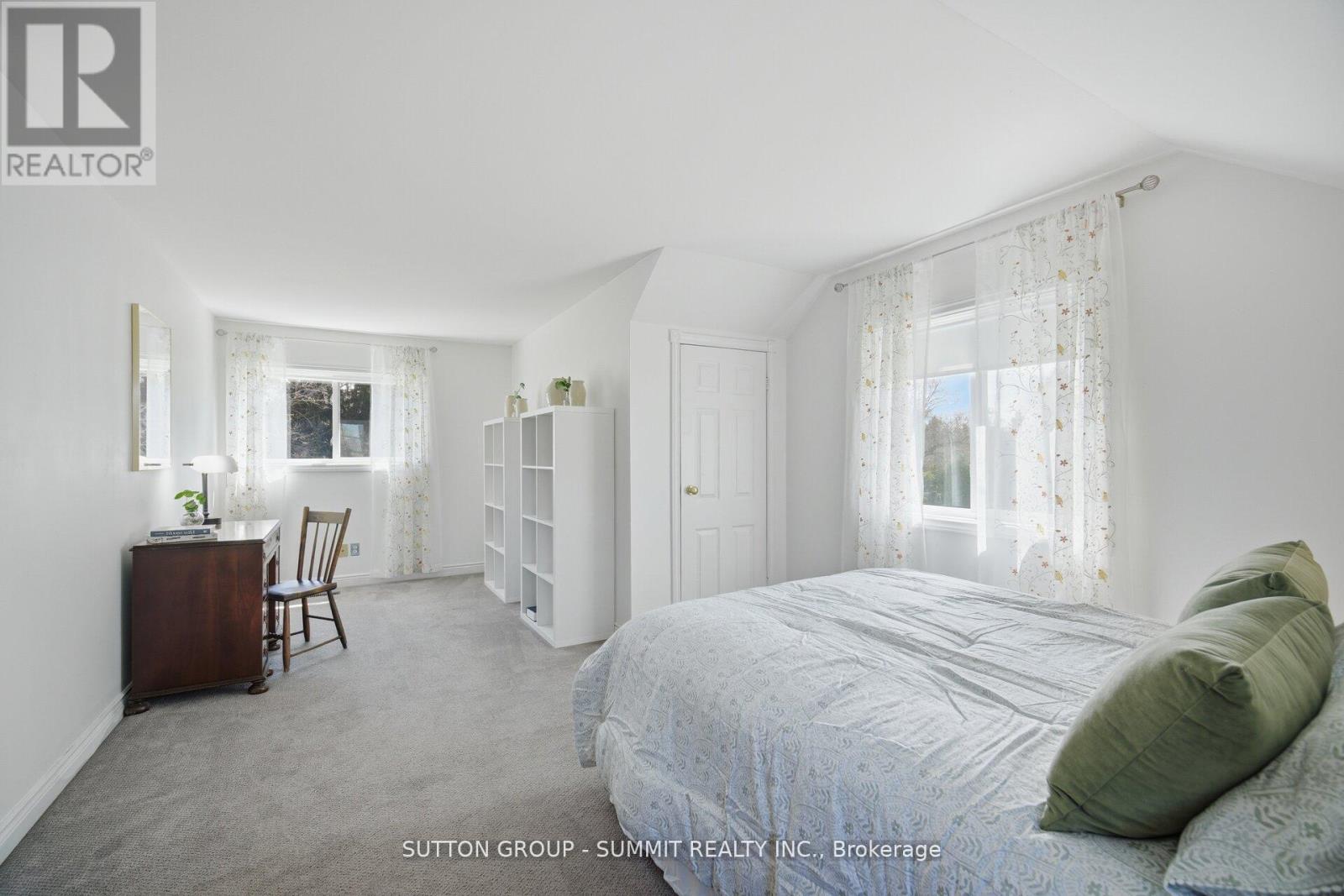 39 CUTTING CRESCENT - 22