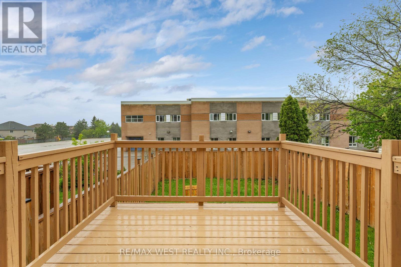 284 MONTE CARLO DRIVE - 33
