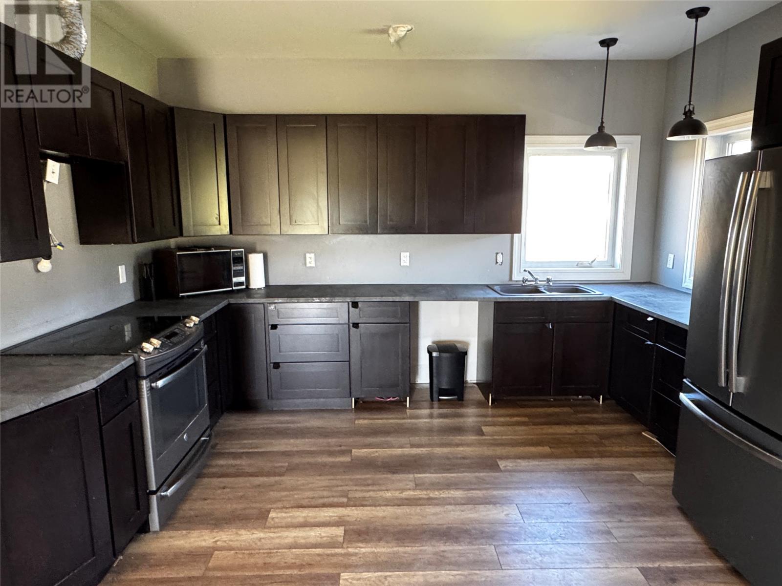 25-27 Main Street S - 8