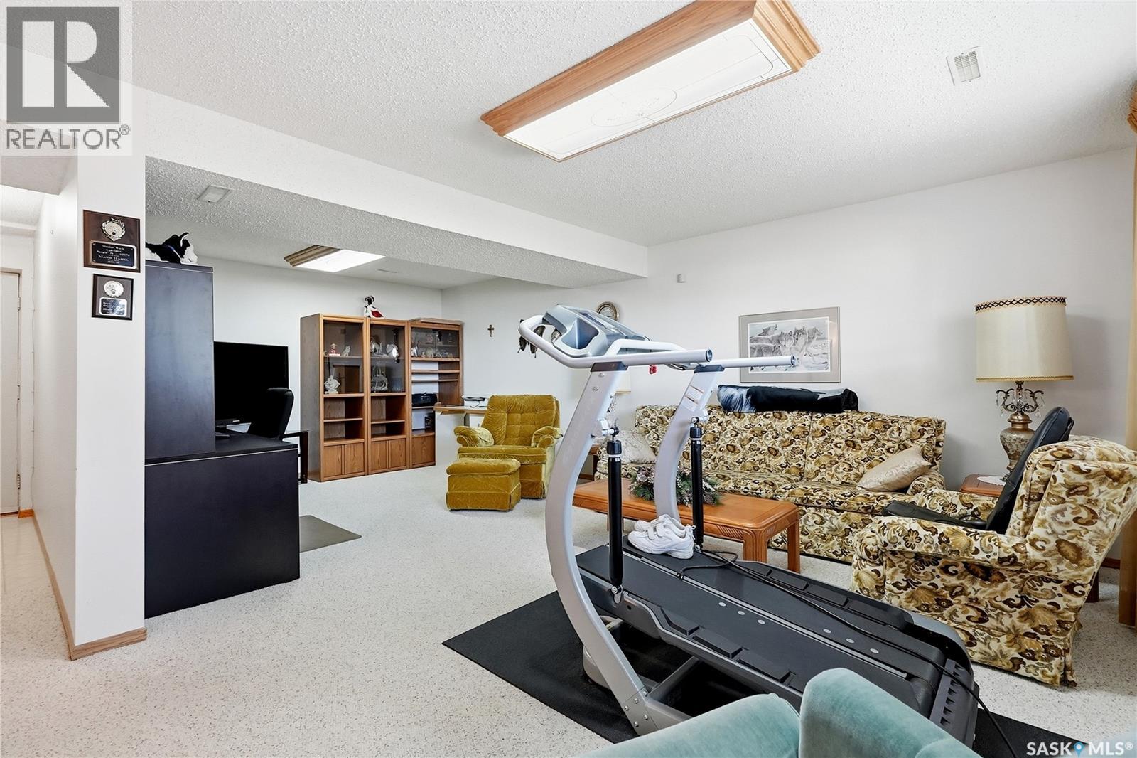 3355 Fairlight DRIVE - 28