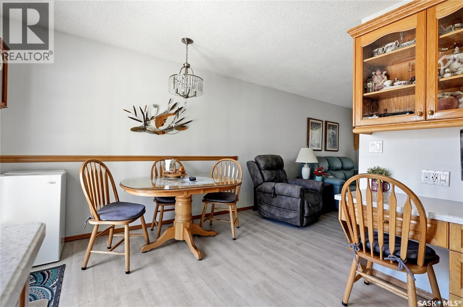 3355 Fairlight DRIVE - 8