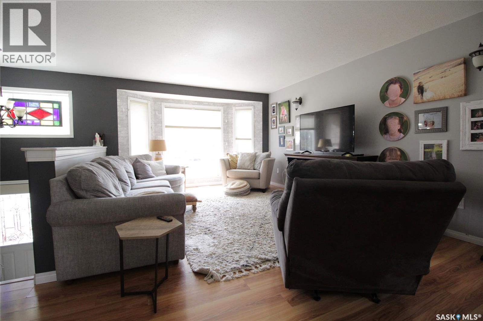 608 Alberni STREET - 3