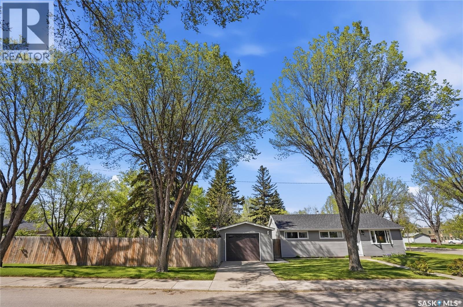 901 R AVENUE N - Image 2