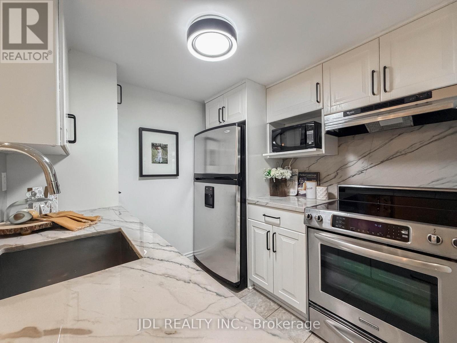 #5 87 LILLIAN STREET - 18