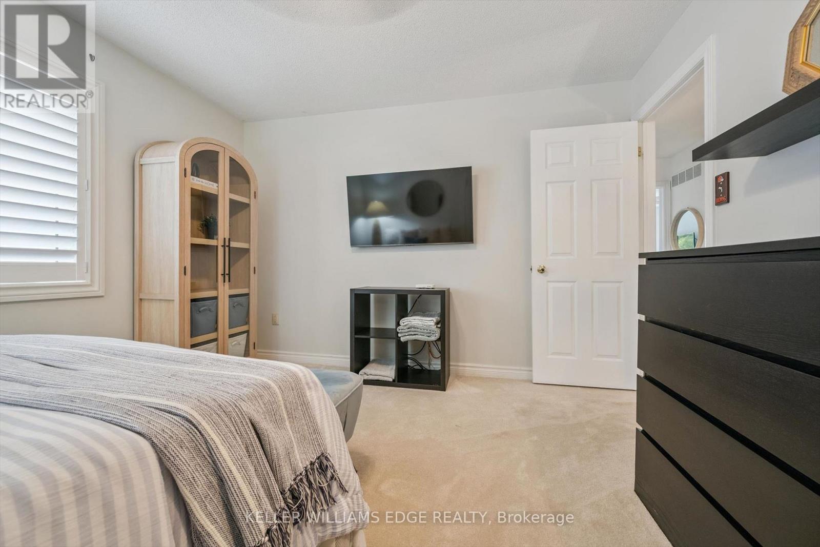 2124 KEVIN CRESCENT - 28