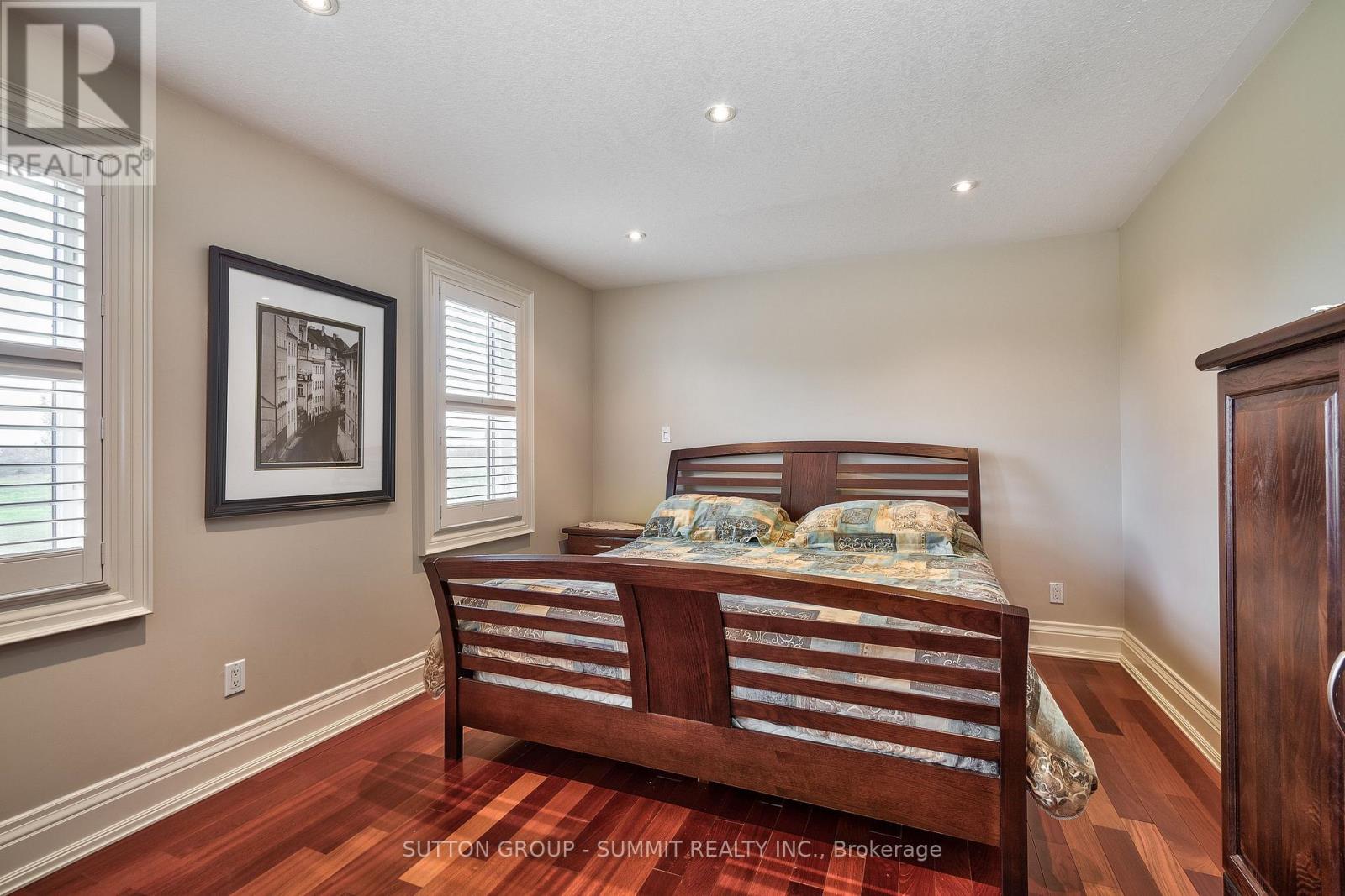 5431 APPLEBY LINE - 21