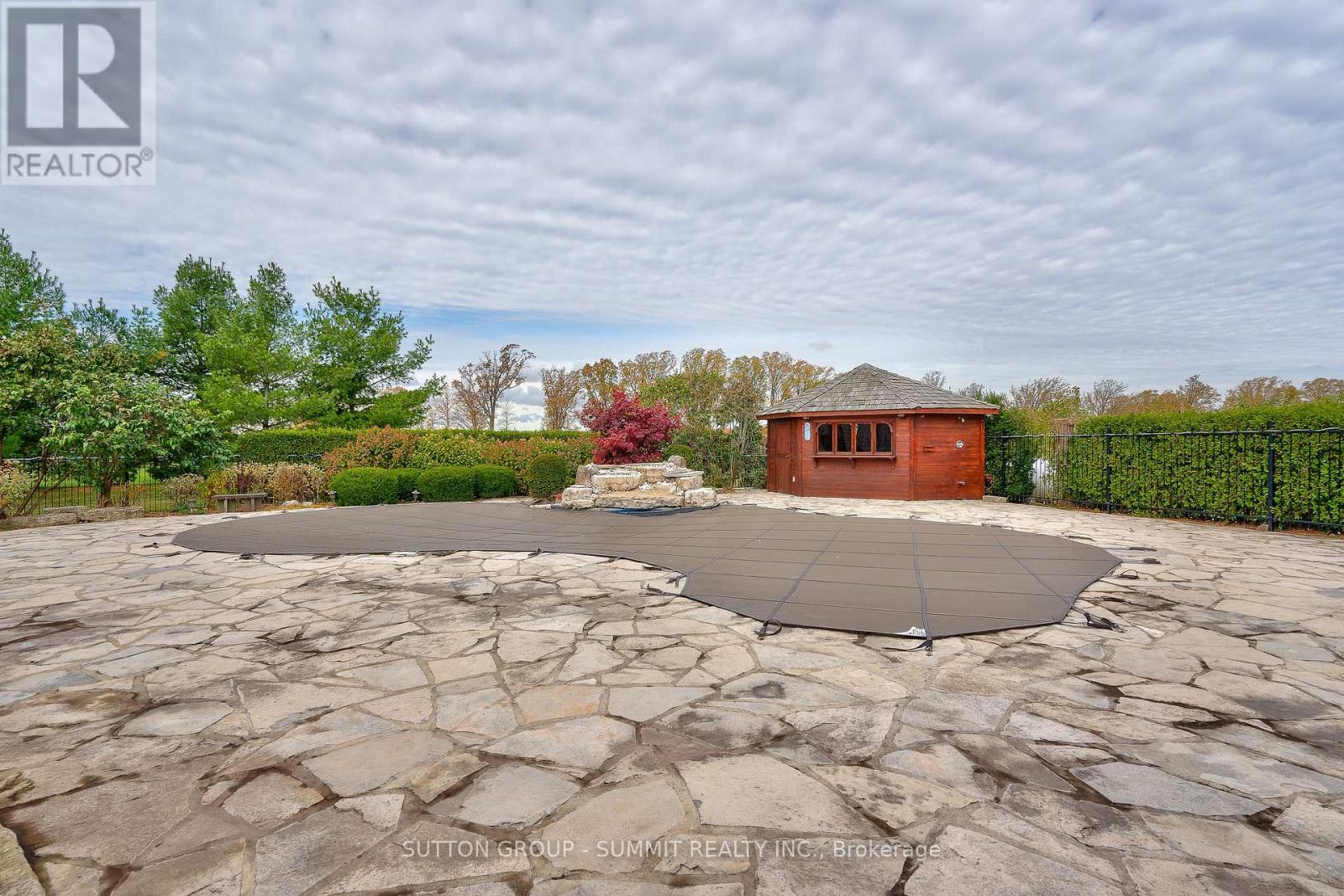 5431 APPLEBY LINE - 34