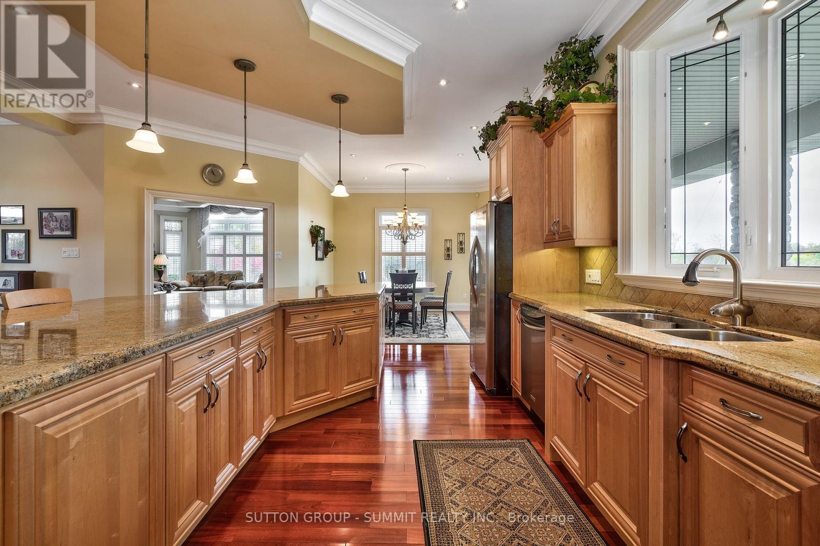 5431 APPLEBY LINE - 8