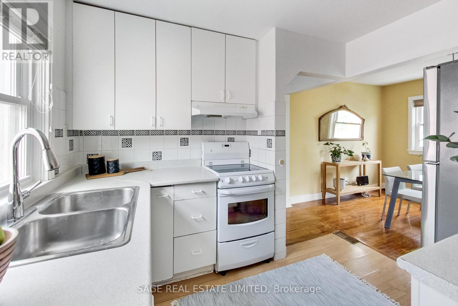35 BLAKLEY AVENUE - 19