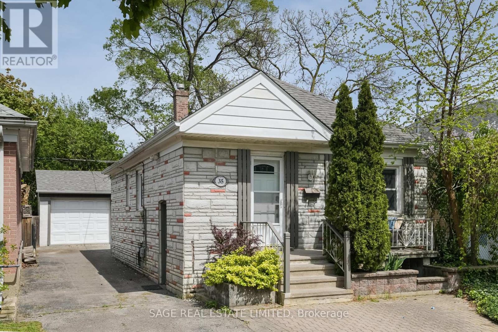 35 BLAKLEY AVENUE - 2