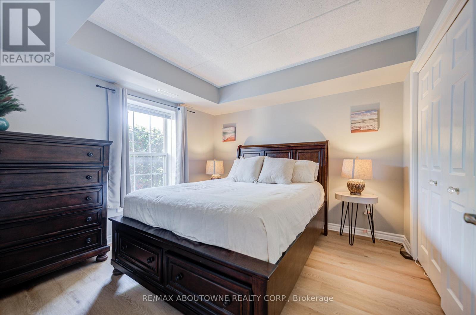 #104 1470 BISHOPS GATE - 16