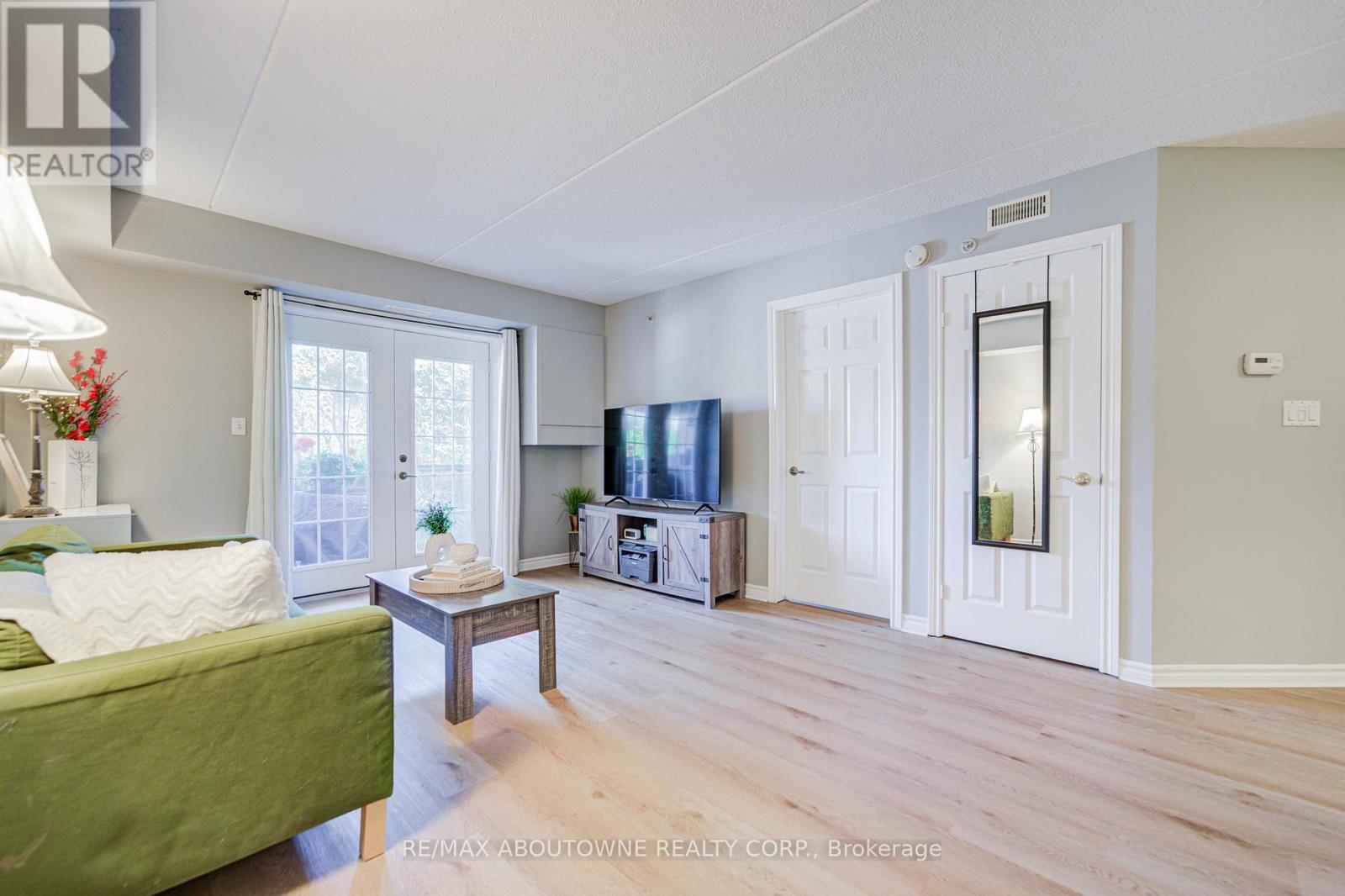 #104 1470 BISHOPS GATE - 2
