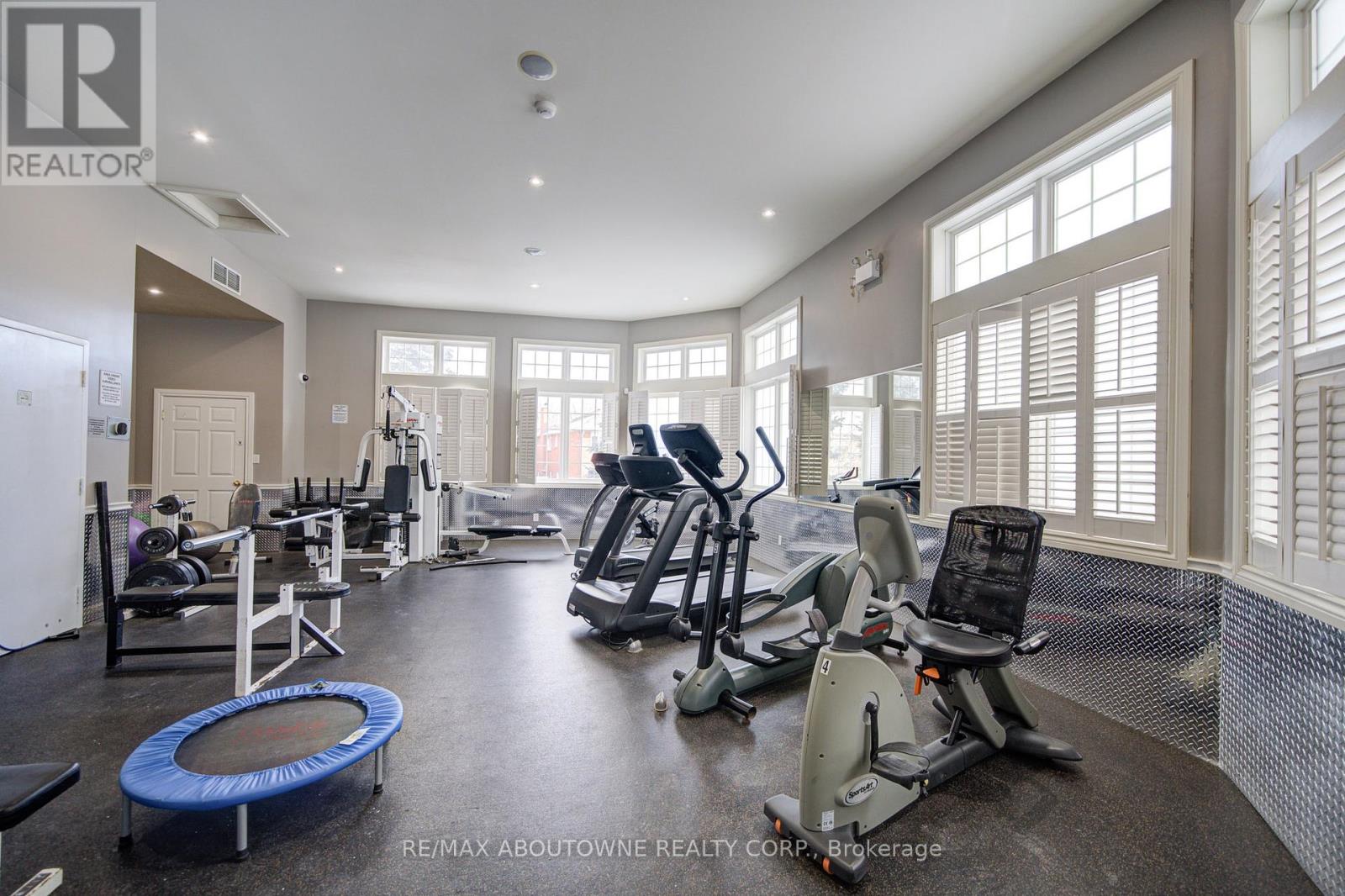 #104 1470 BISHOPS GATE - 22