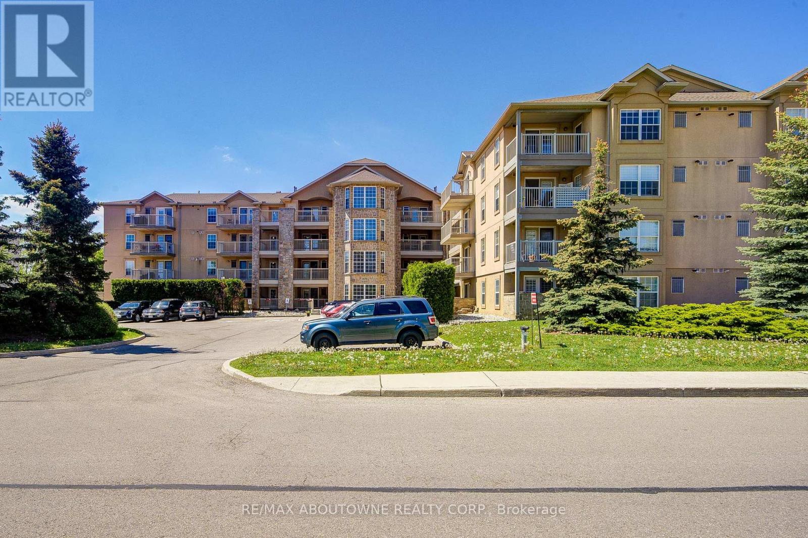 #104 1470 BISHOPS GATE - 25