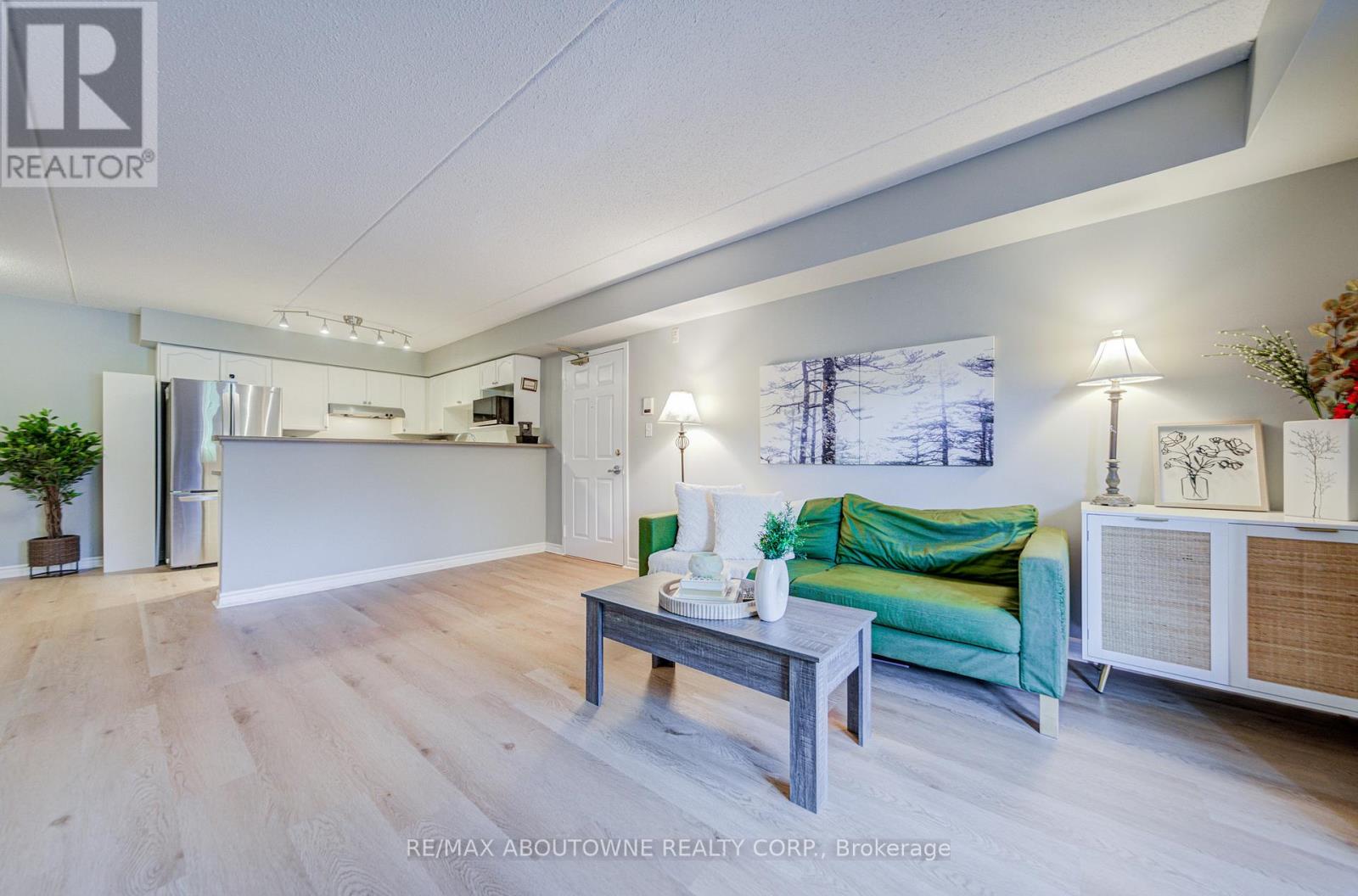 #104 1470 BISHOPS GATE - 6