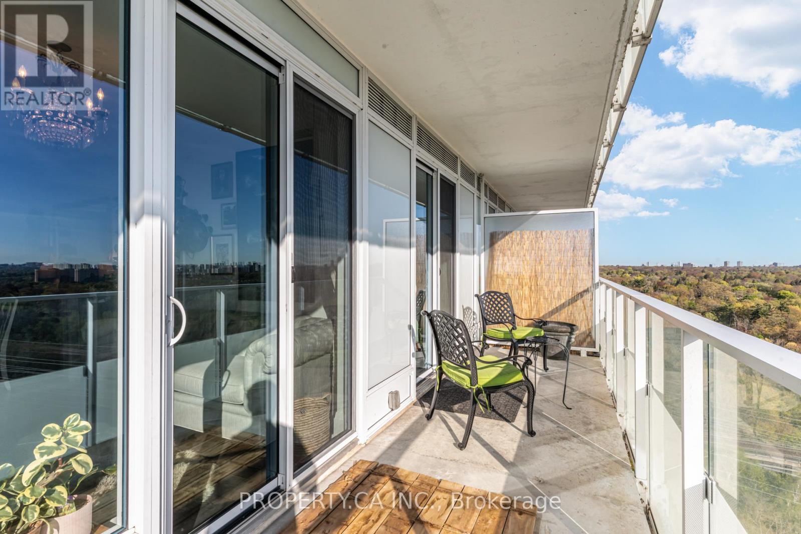 #1406 20 BRIN DRIVE - 32