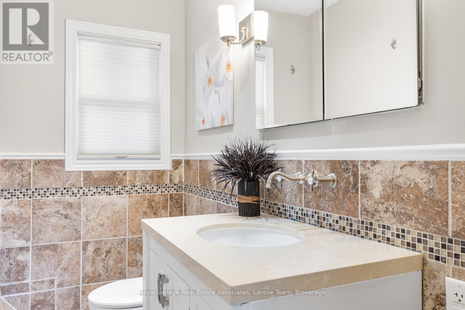2176 FLORIAN ROAD - 17
