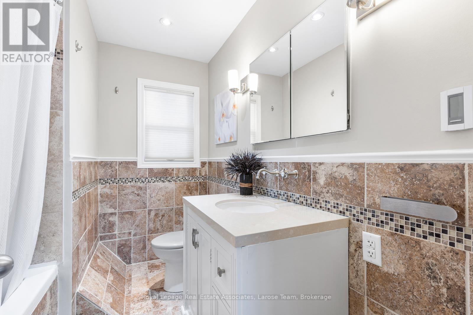 2176 FLORIAN ROAD - 18