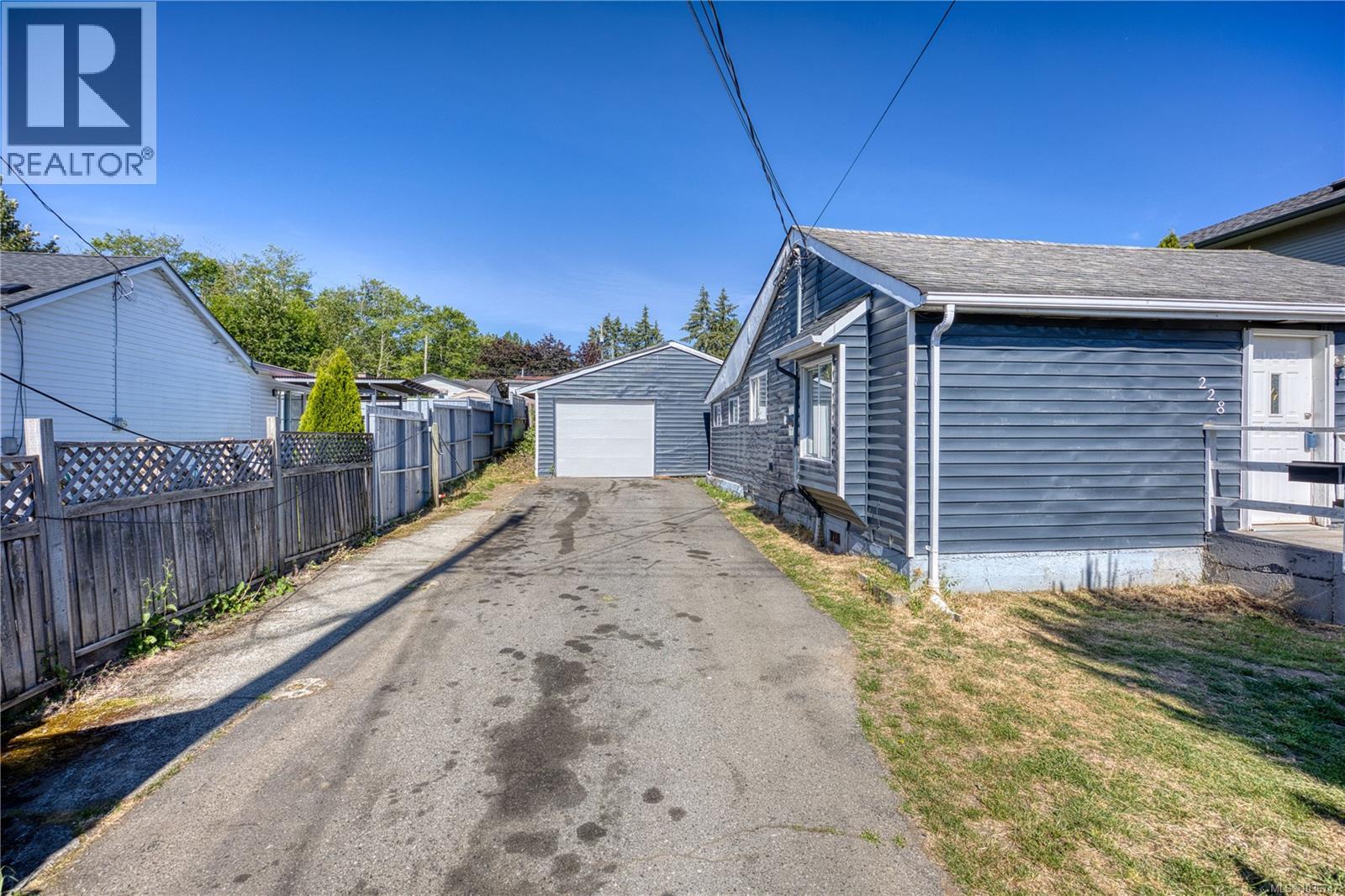 228 View St - 33