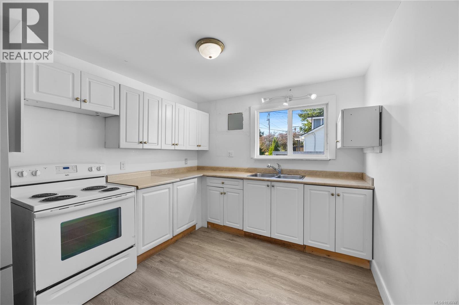 228 View St - 15