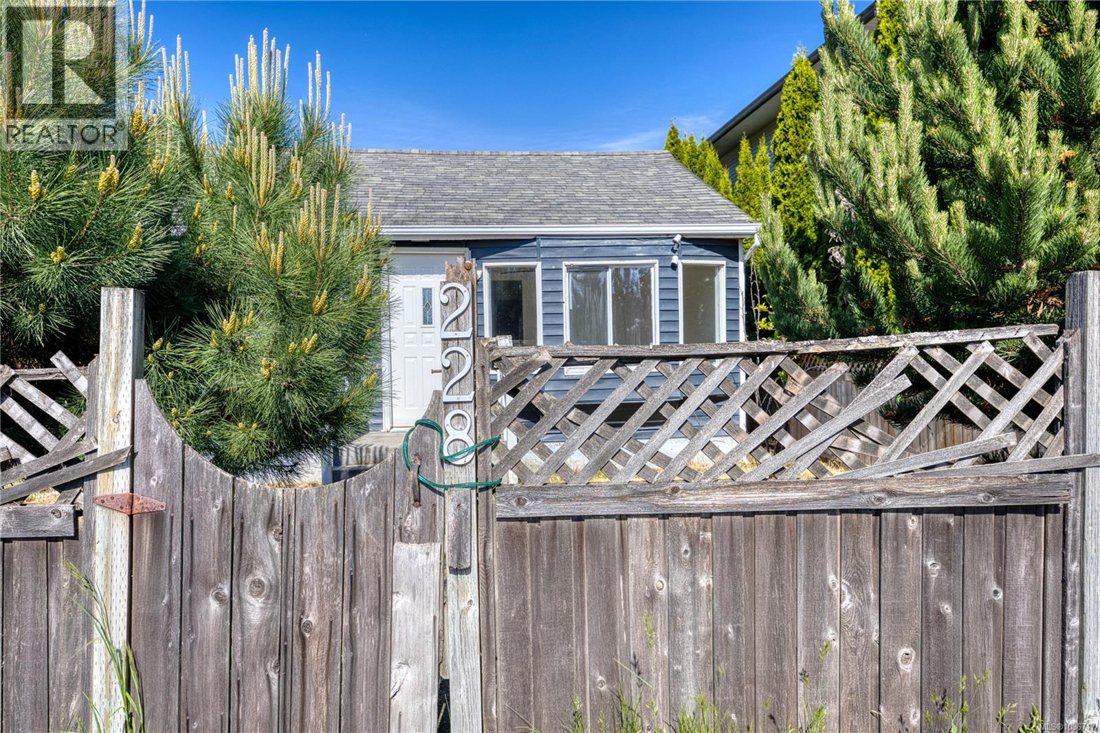 228 View St - 36