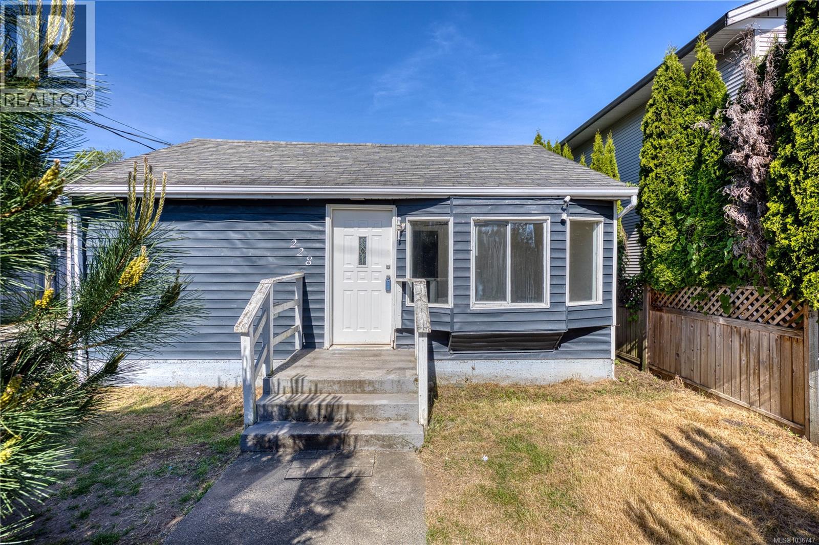 228 View St - 39
