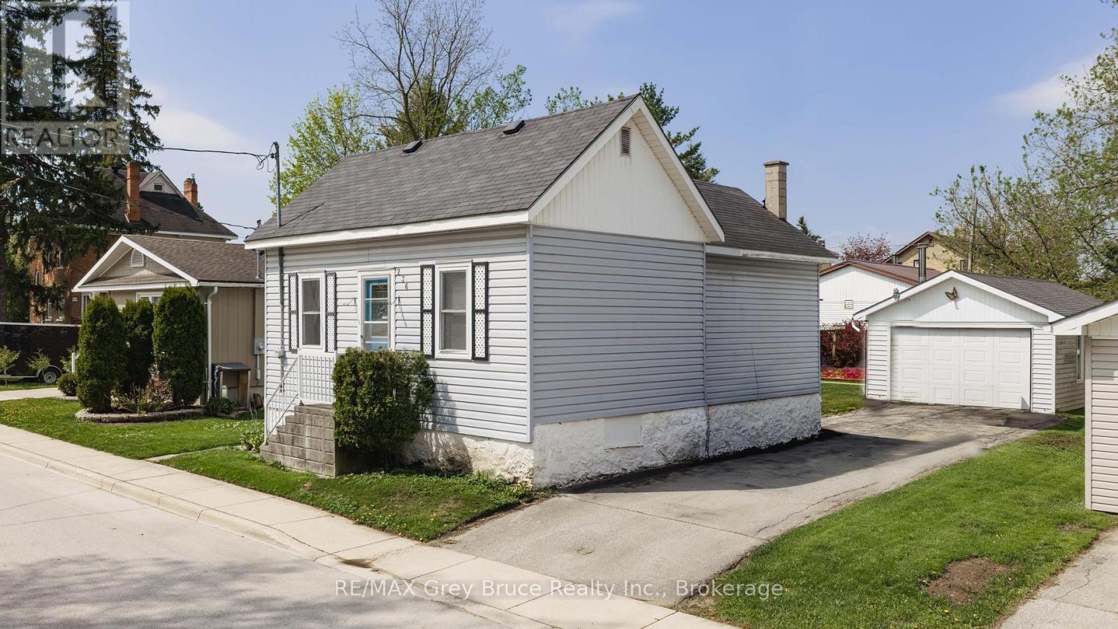 236 2ND AVENUE S - 1
