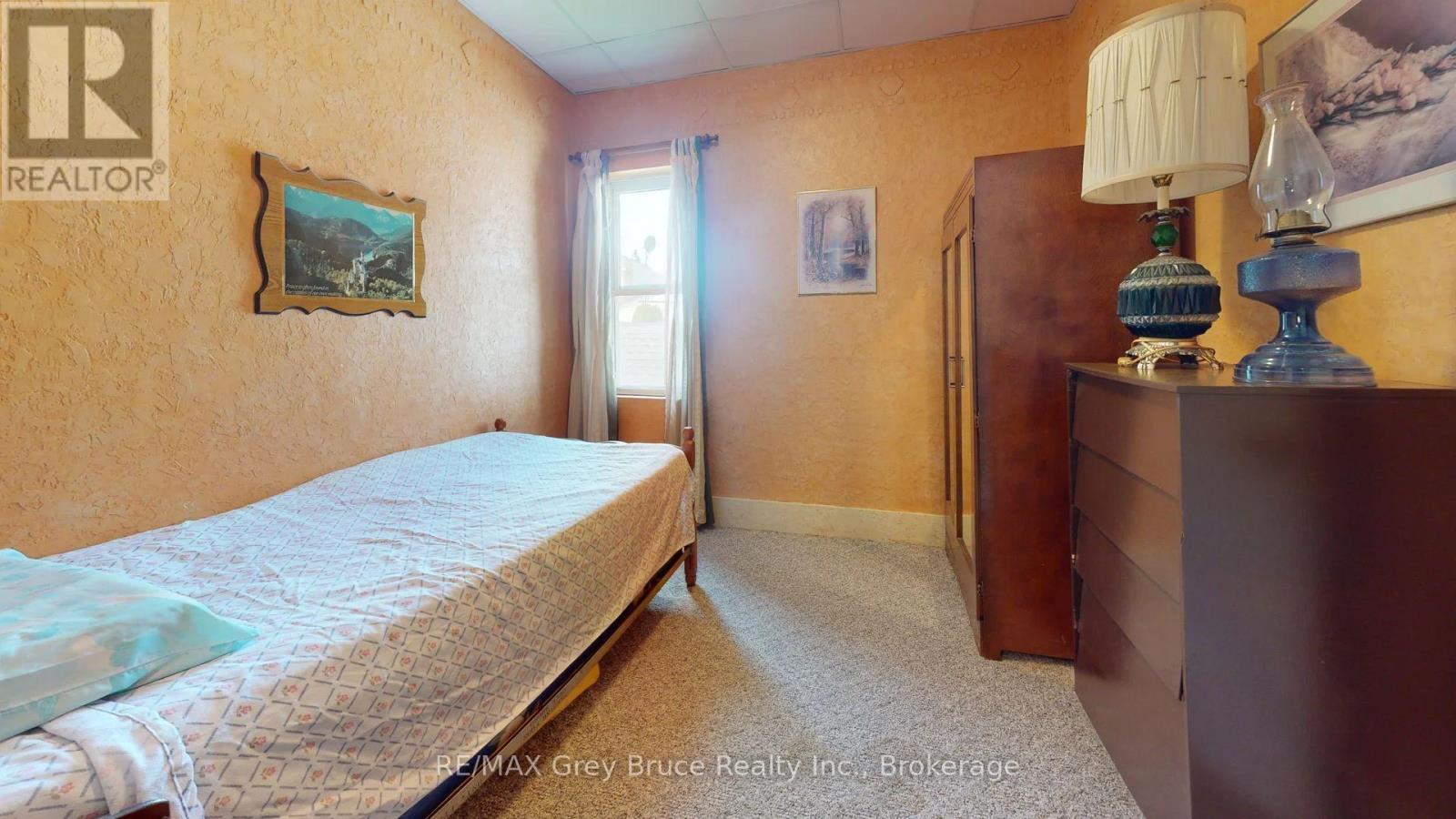 236 2ND AVENUE S - 10