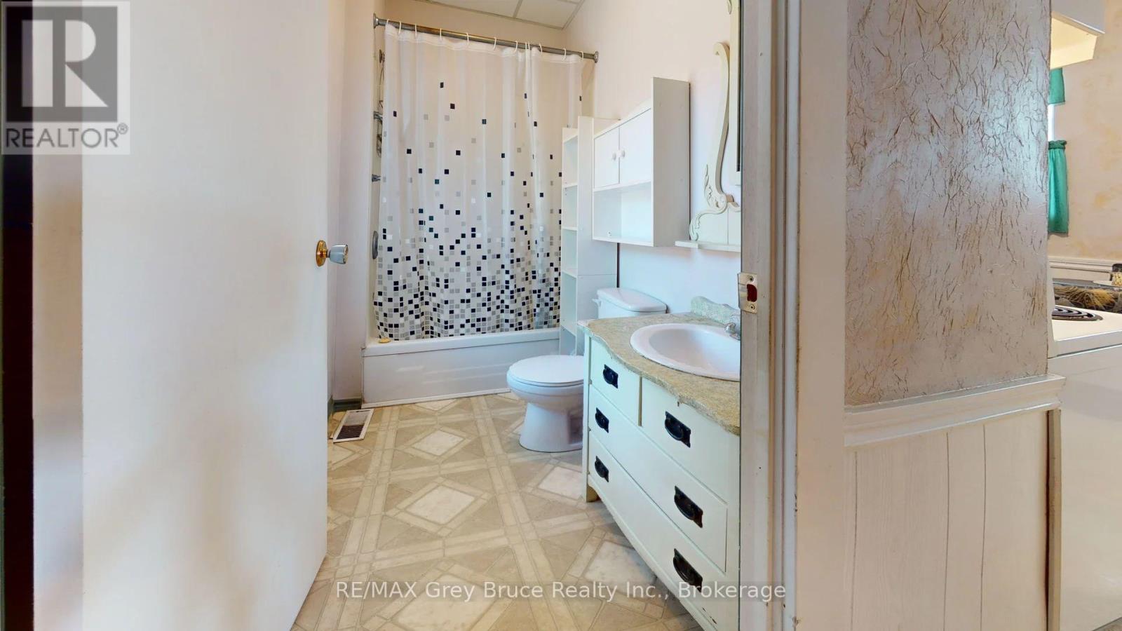 236 2ND AVENUE S - 12