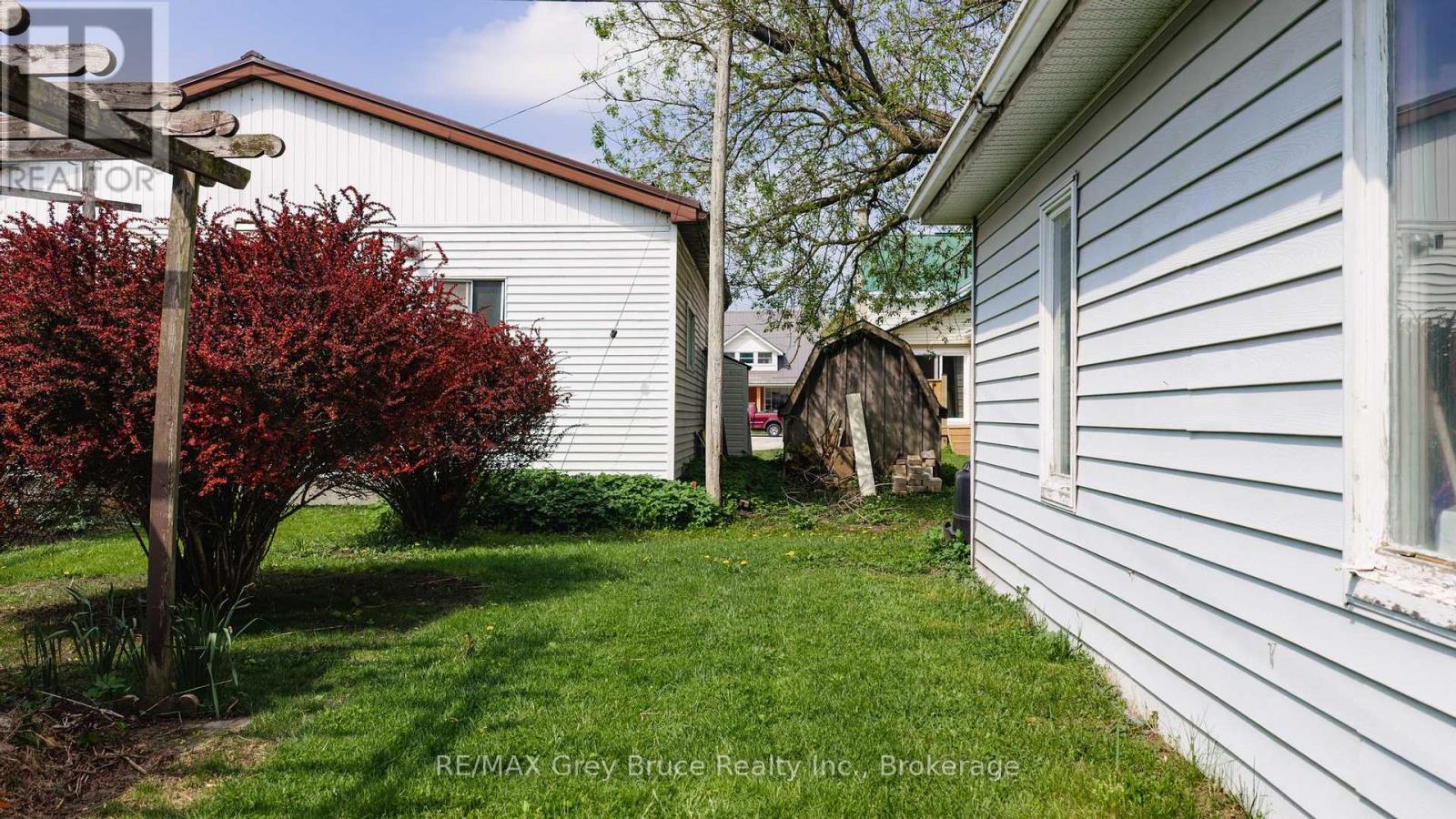 236 2ND AVENUE S - 14