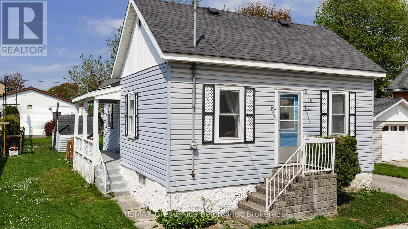 236 2ND AVENUE S - 3