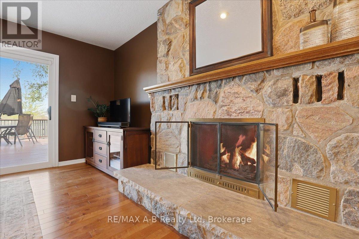 90 WADDELL STREET - 23