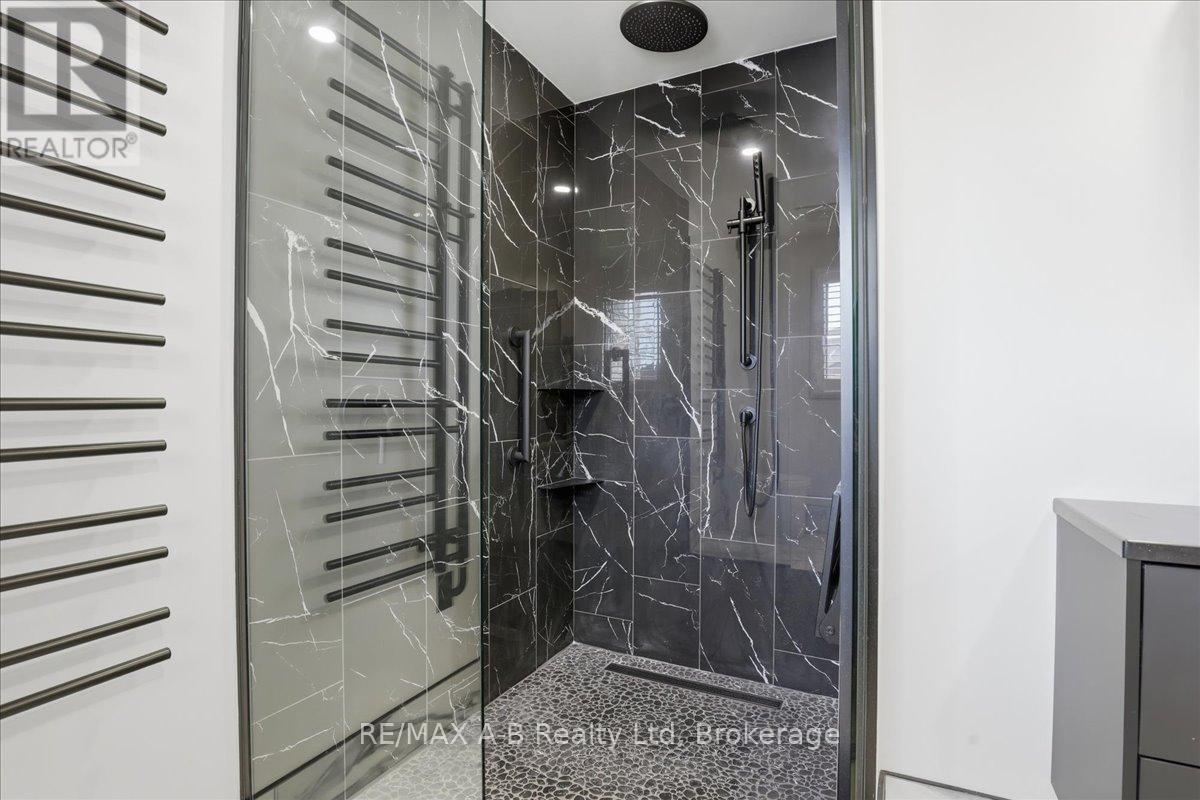 90 WADDELL STREET - 31