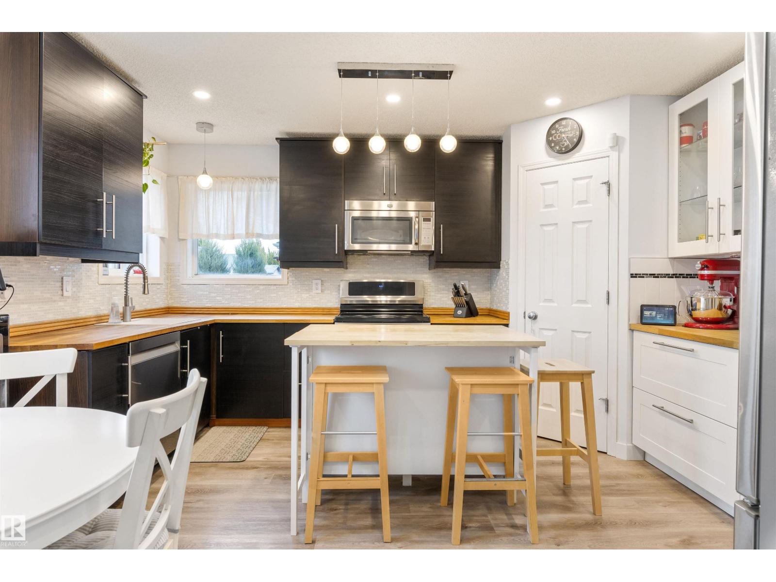 5504 STEVENS CR NW - 6