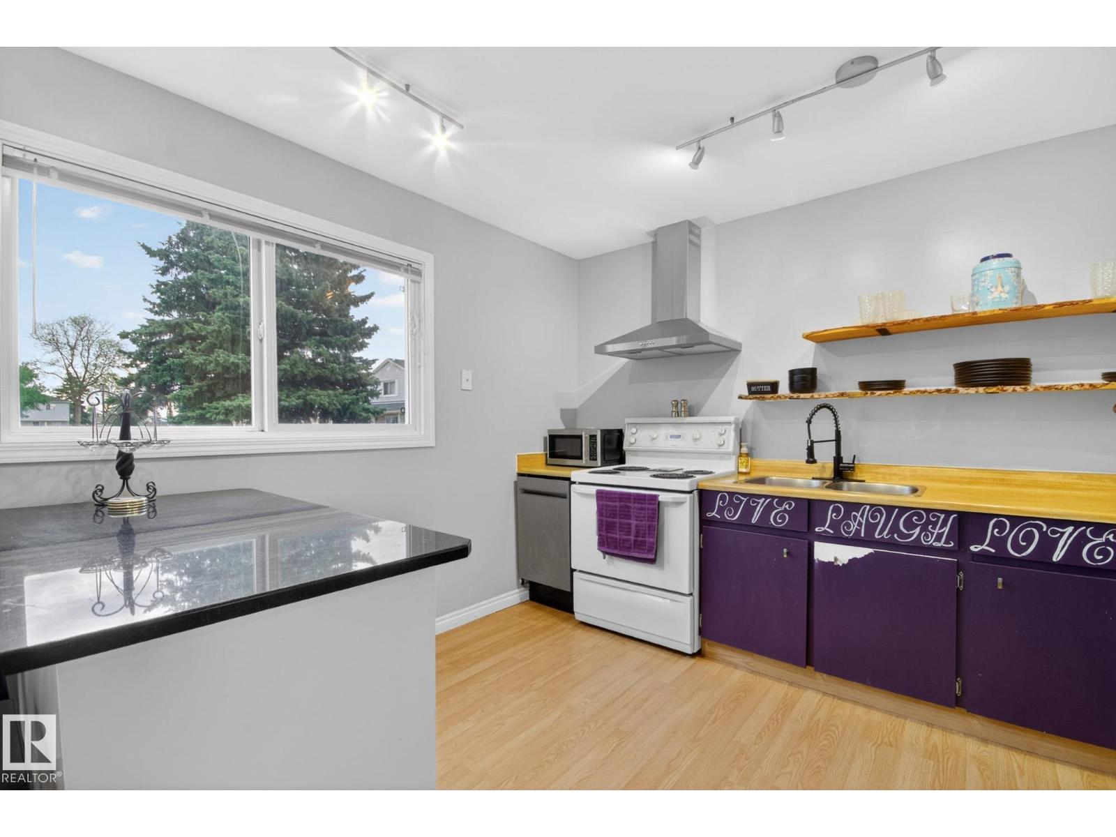 #11 2131 OAK ST — photo 13