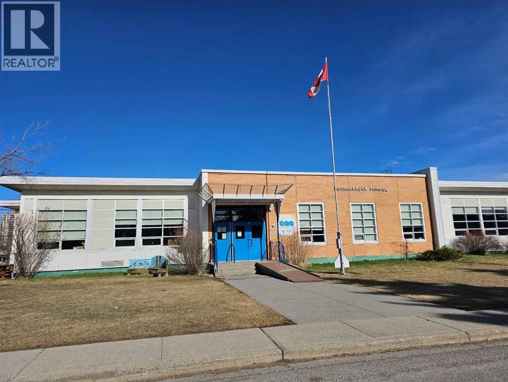 1444 40 Street SW - 37
