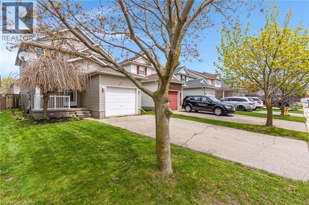 359 HIGHBROOK Crescent - Image 2