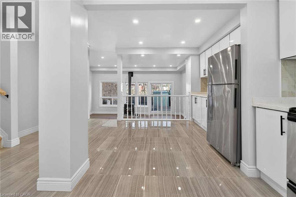 #153 2050 UPPER MIDDLE Road - 14