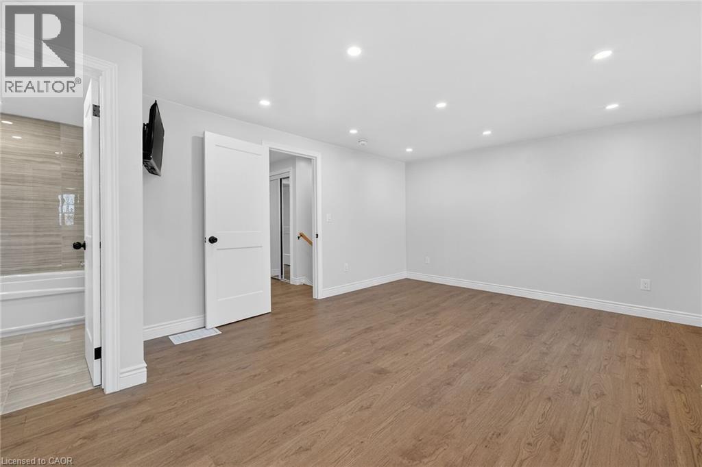 #153 2050 UPPER MIDDLE Road - 26
