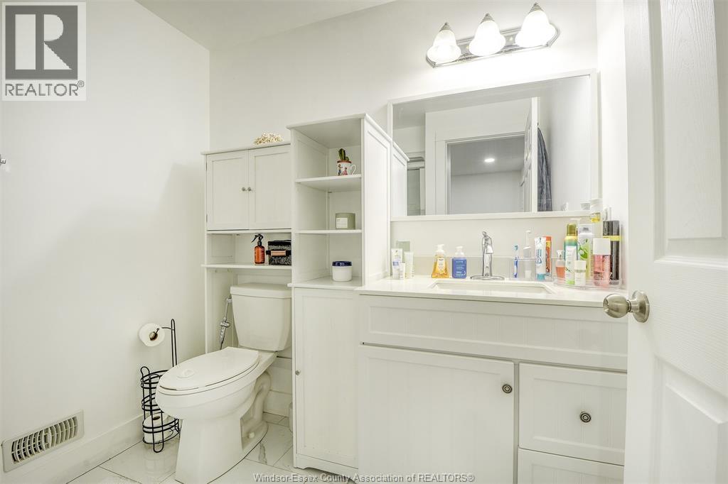 212 ADAMS AVENUE - 29