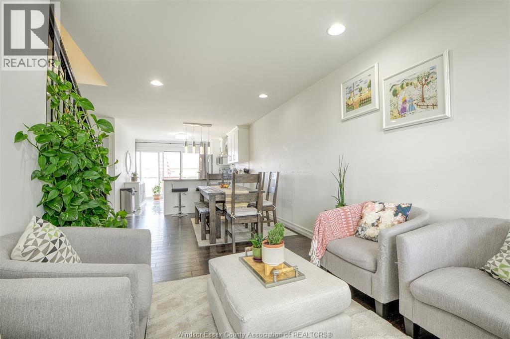 212 ADAMS AVENUE - 11