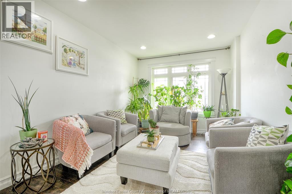 212 ADAMS AVENUE - 10