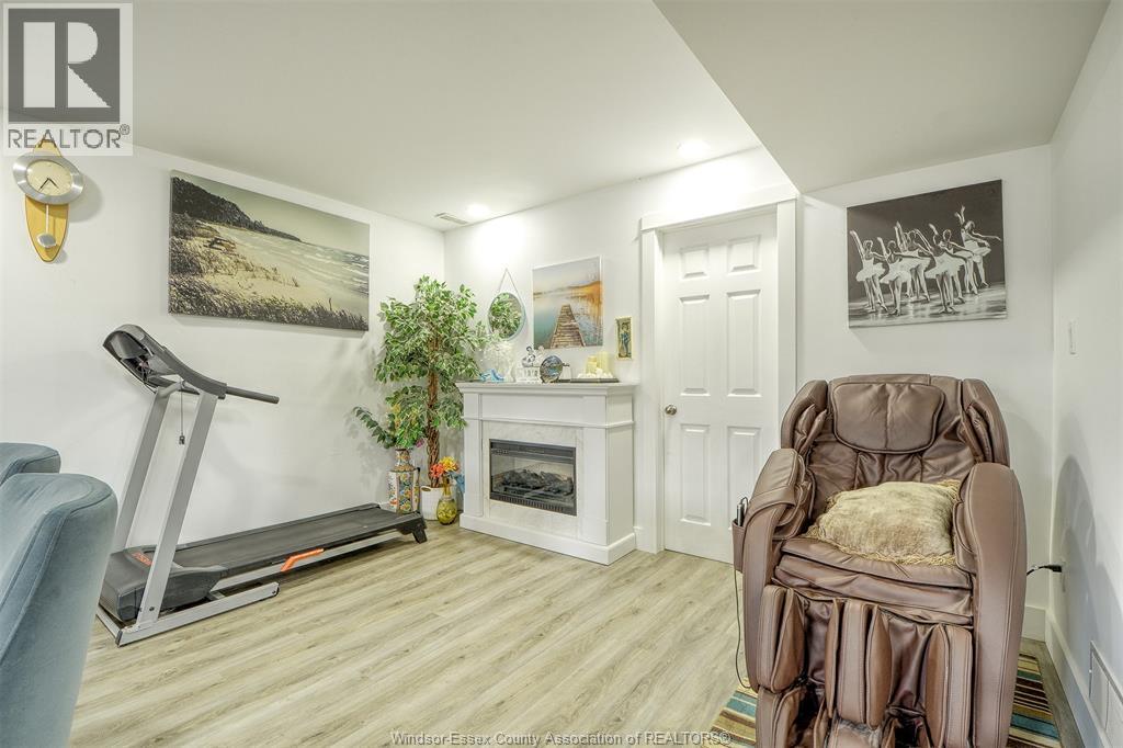 212 ADAMS AVENUE - 27