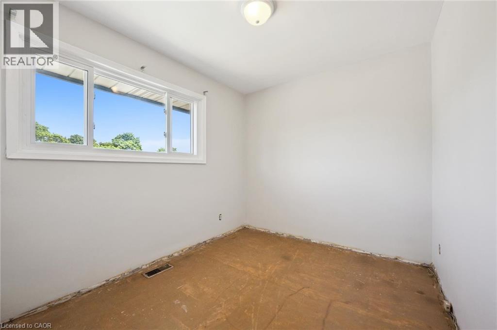 190 VANIER Drive - 18