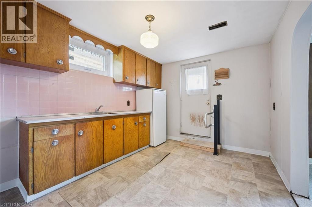 190 VANIER Drive - 24