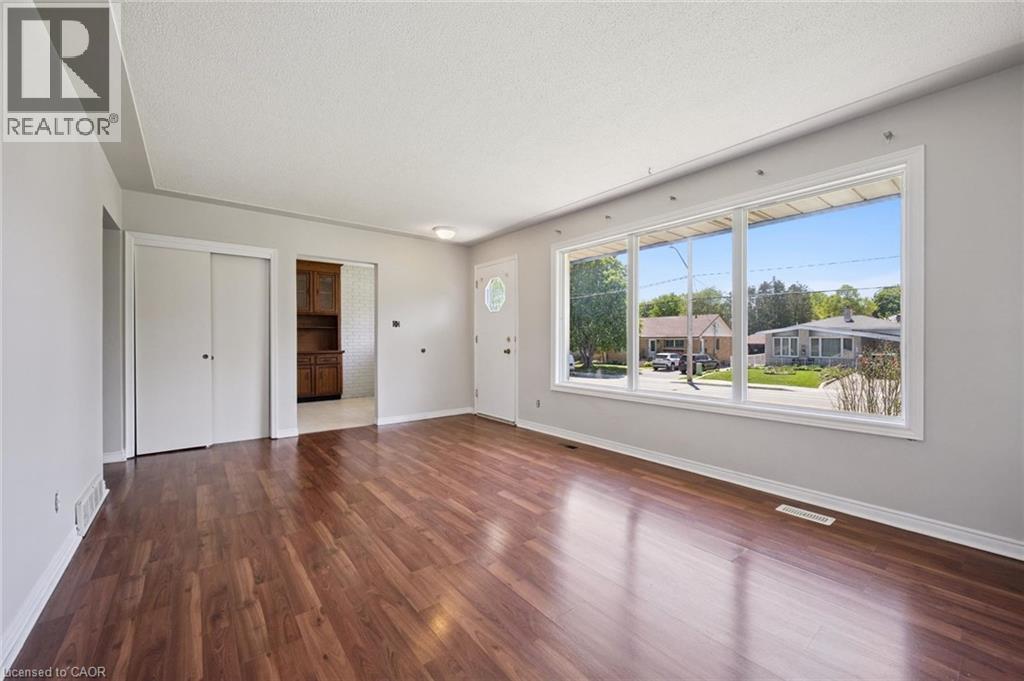 190 VANIER Drive - 7