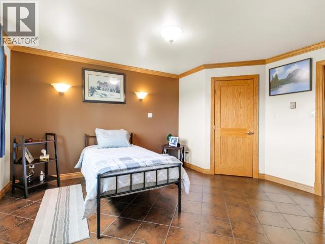 35 TABOR CRES - 19
