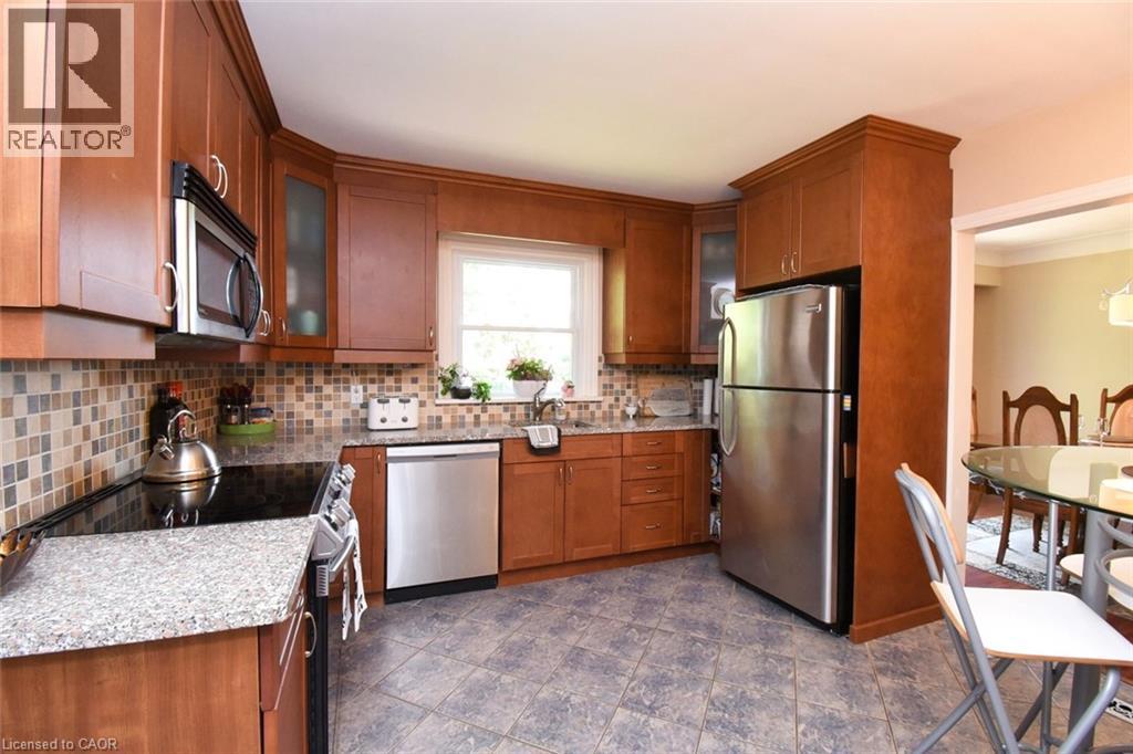 33 BURWELL Avenue - 11