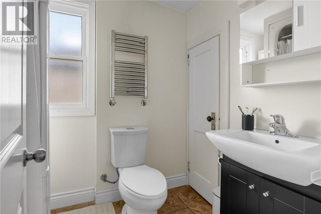 401 Wembley Drive - 14