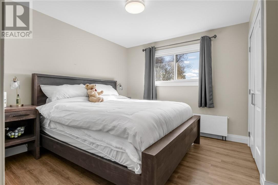 401 Wembley Drive - 35